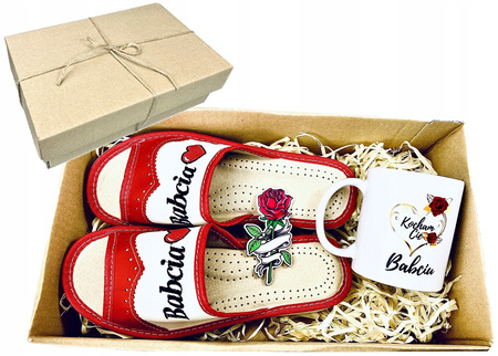 ZESTAW PREZENTOWY PREZENT DLA BABCI KAPCIE SKÓRZANE + KUBEK + RÓŻA UPOMINEK