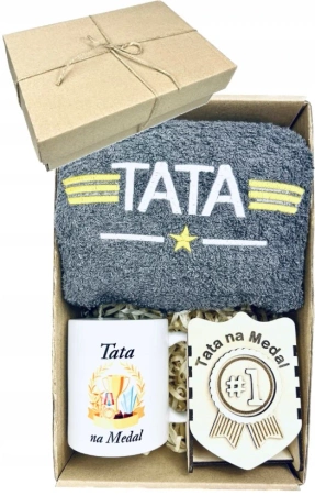 PREZENT NA DZIEŃ TATY OJCA KUBEK + STATUETKA + RĘCZNIK TATA ZESTAW PREZENTOWY